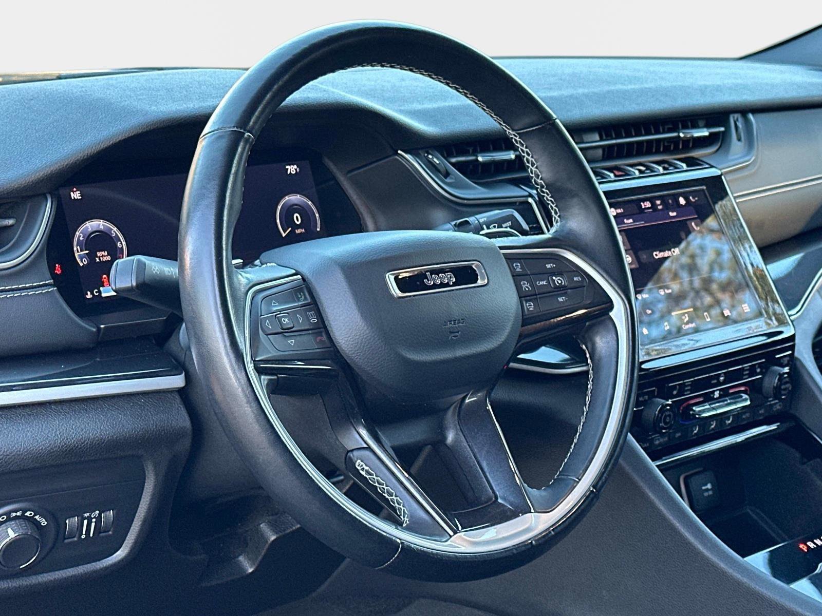 Used 2022 Jeep Grand Cherokee L Laredo image 30