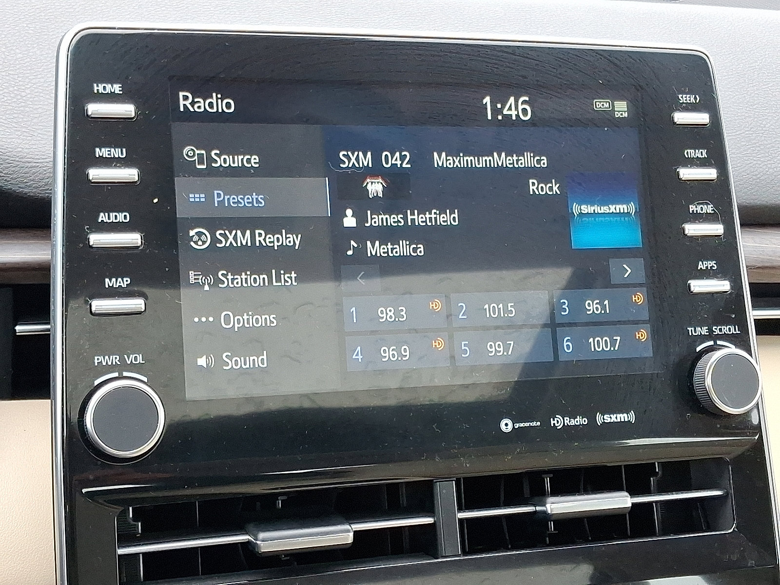 Used 2021 Toyota Avalon XLE image 18