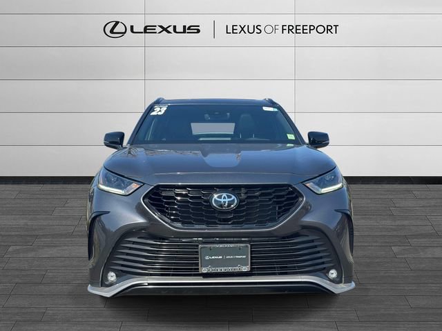 Used 2023 Toyota Highlander XSE AWD/4WD image 2