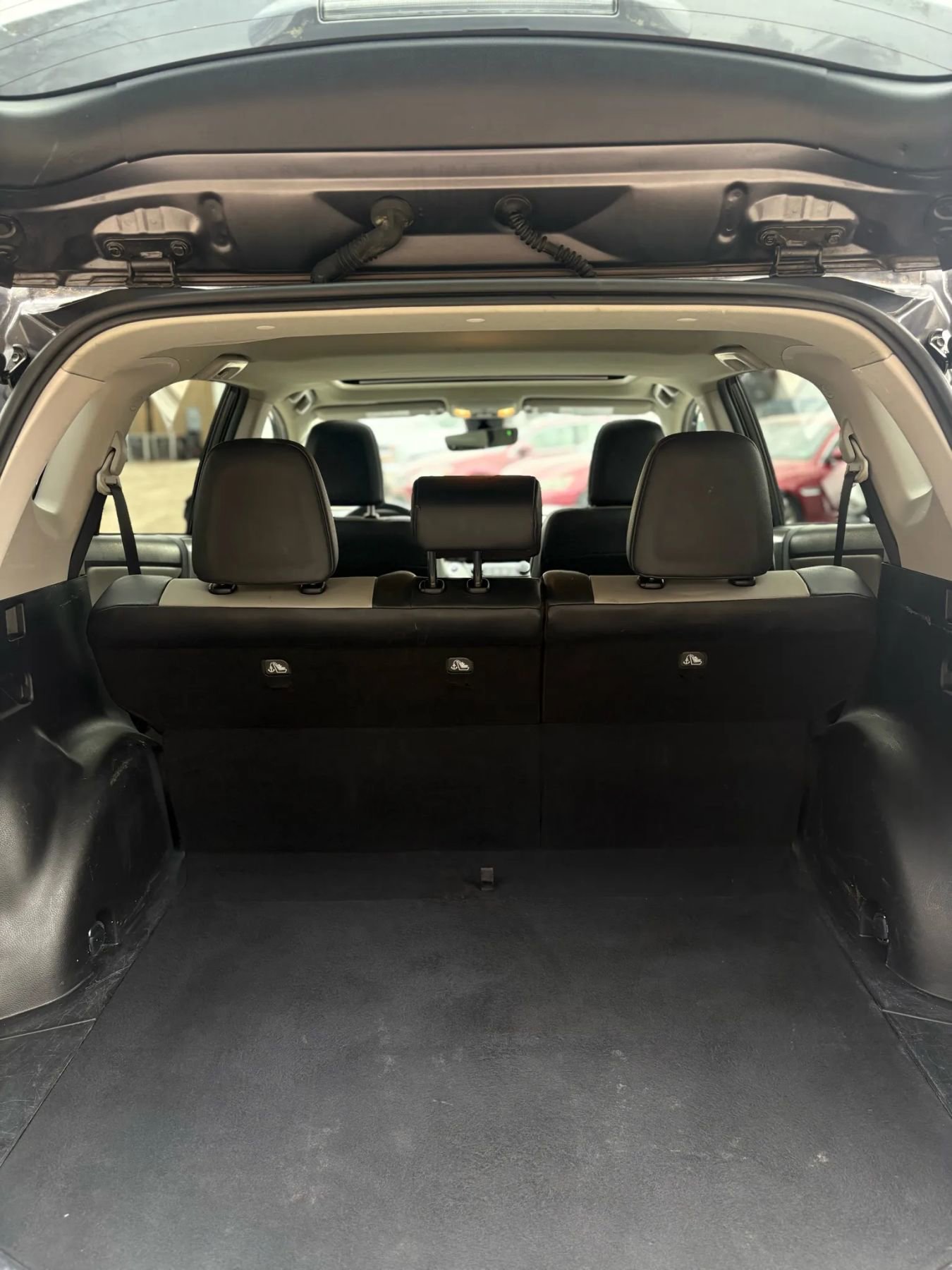 Used 2016 Toyota RAV4 Limited image 31