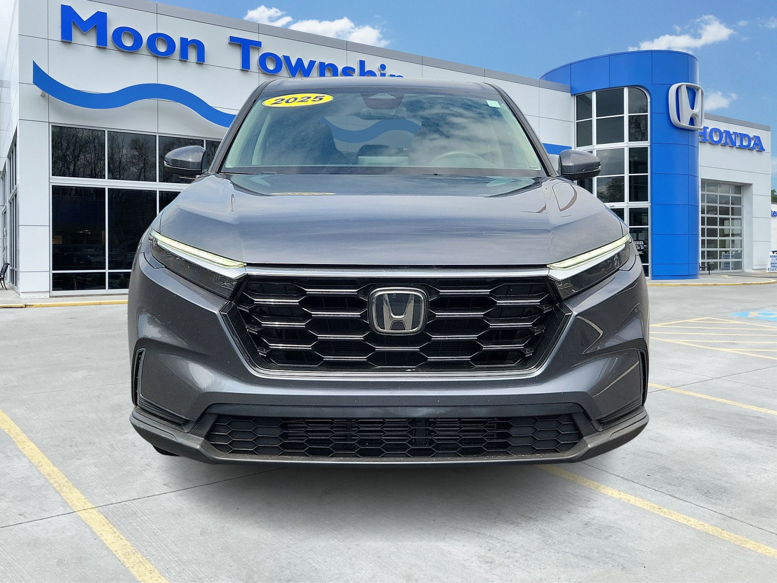 Used 2025 Honda CR-V EX image 2