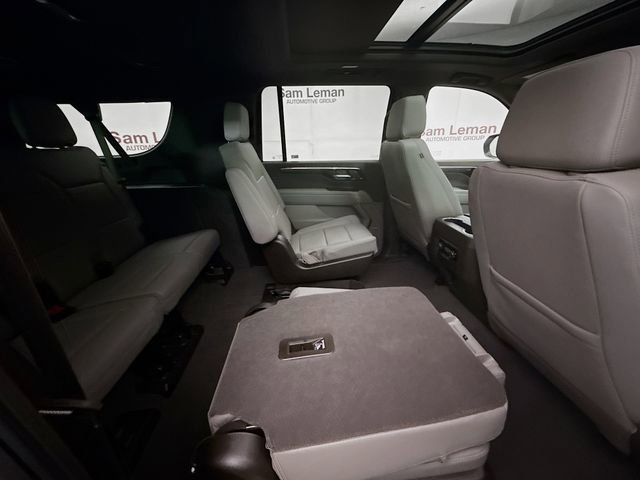 Used 2025 Chevrolet Suburban Z71 w/ Comfort Package image 31