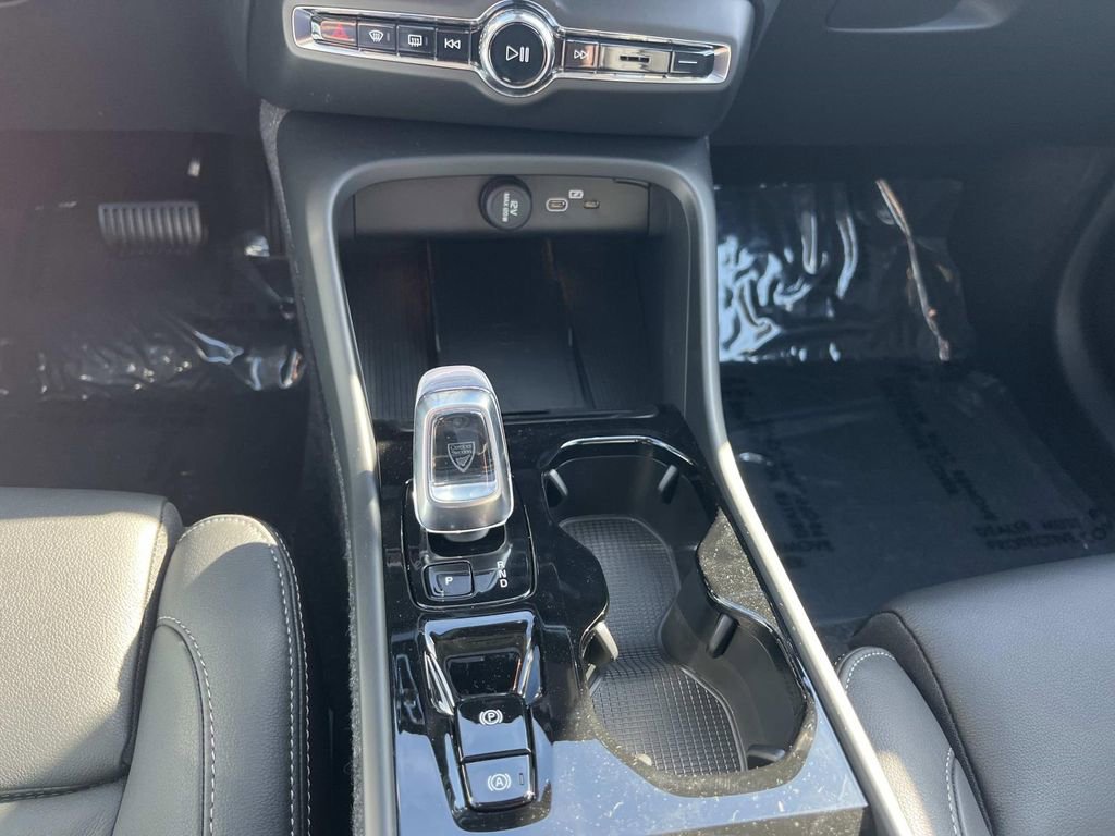 New 2026 Volvo XC40 B5 Ultra w/ Climate Package image 29