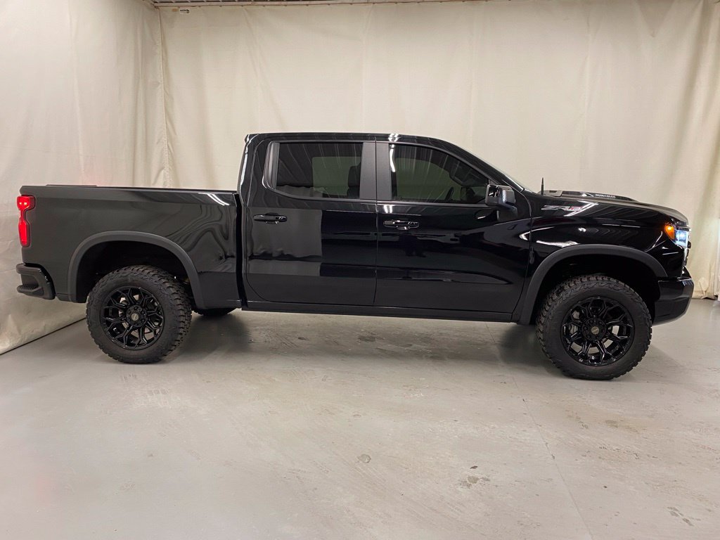 Used 2024 Chevrolet Silverado 1500 ZR2 w/ Technology Package AWD/4WD image 9