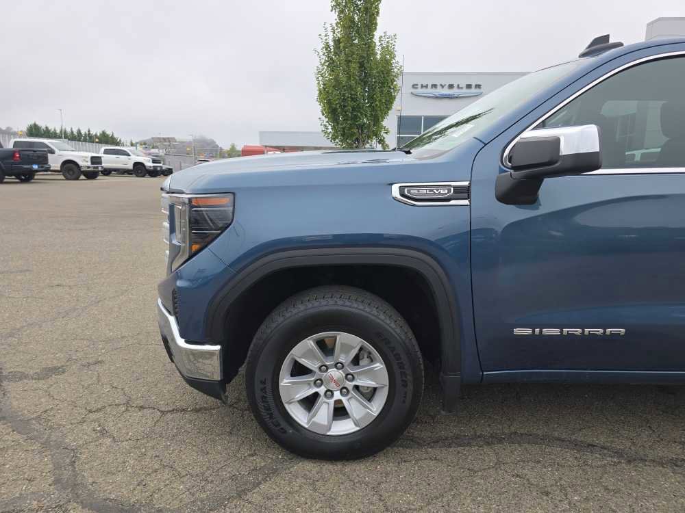 Used 2024 GMC Sierra 1500 SLE image 19