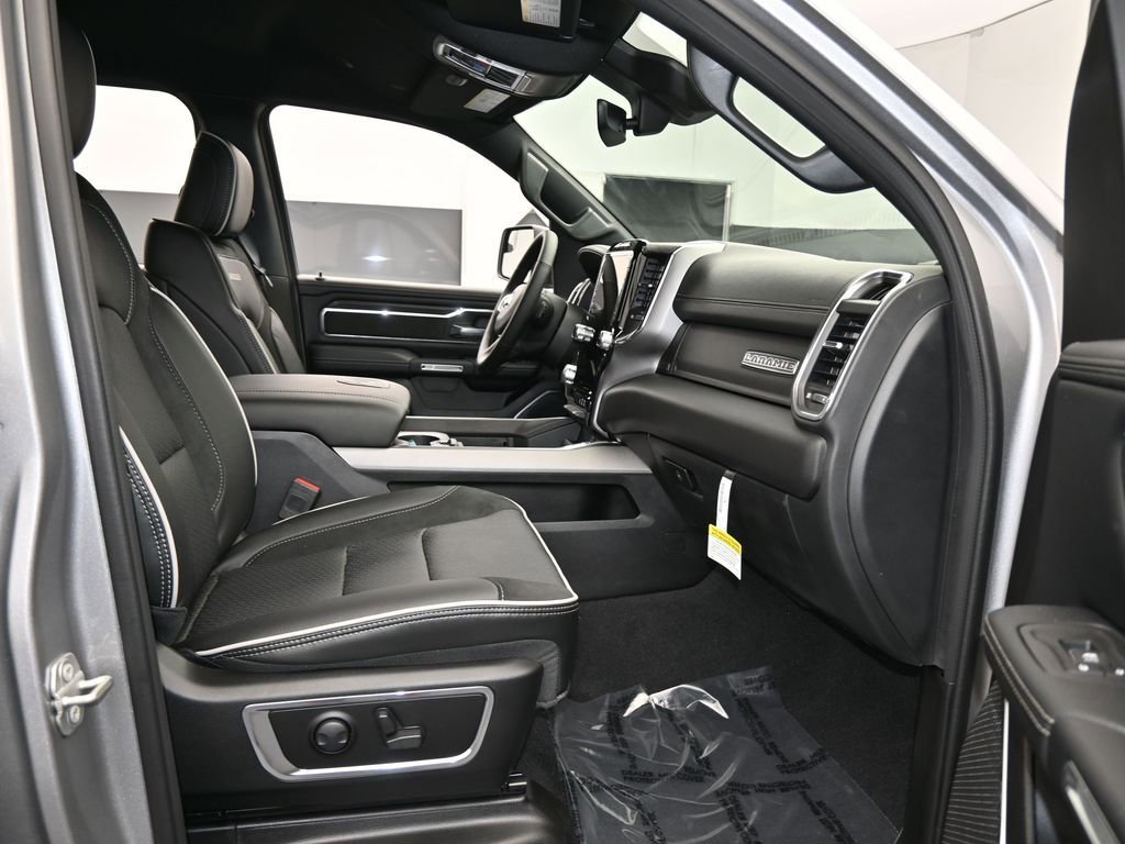 Used 2025 RAM 1500 Laramie image 43