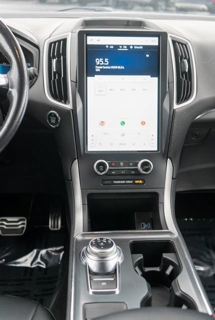 Used 2022 Ford Edge ST-Line w/ Cold Weather Package AWD/4WD image 16
