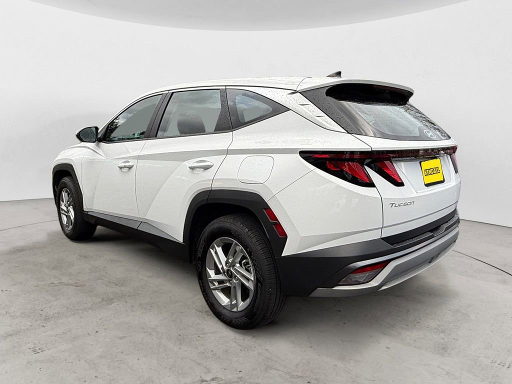 Certified 2025 Hyundai Tucson SE image 2