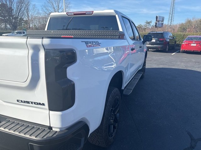 Used 2022 Chevrolet Silverado 1500 Custom Trail Boss w/ LPO, Dark Essentials Package image 7