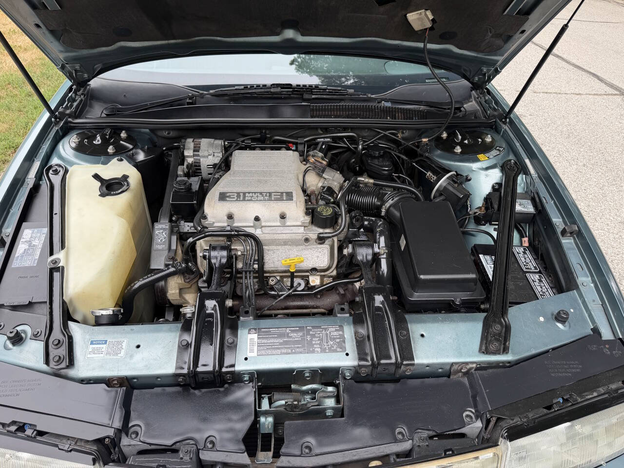 Used 1993 Pontiac Grand Prix LE FWD image 21