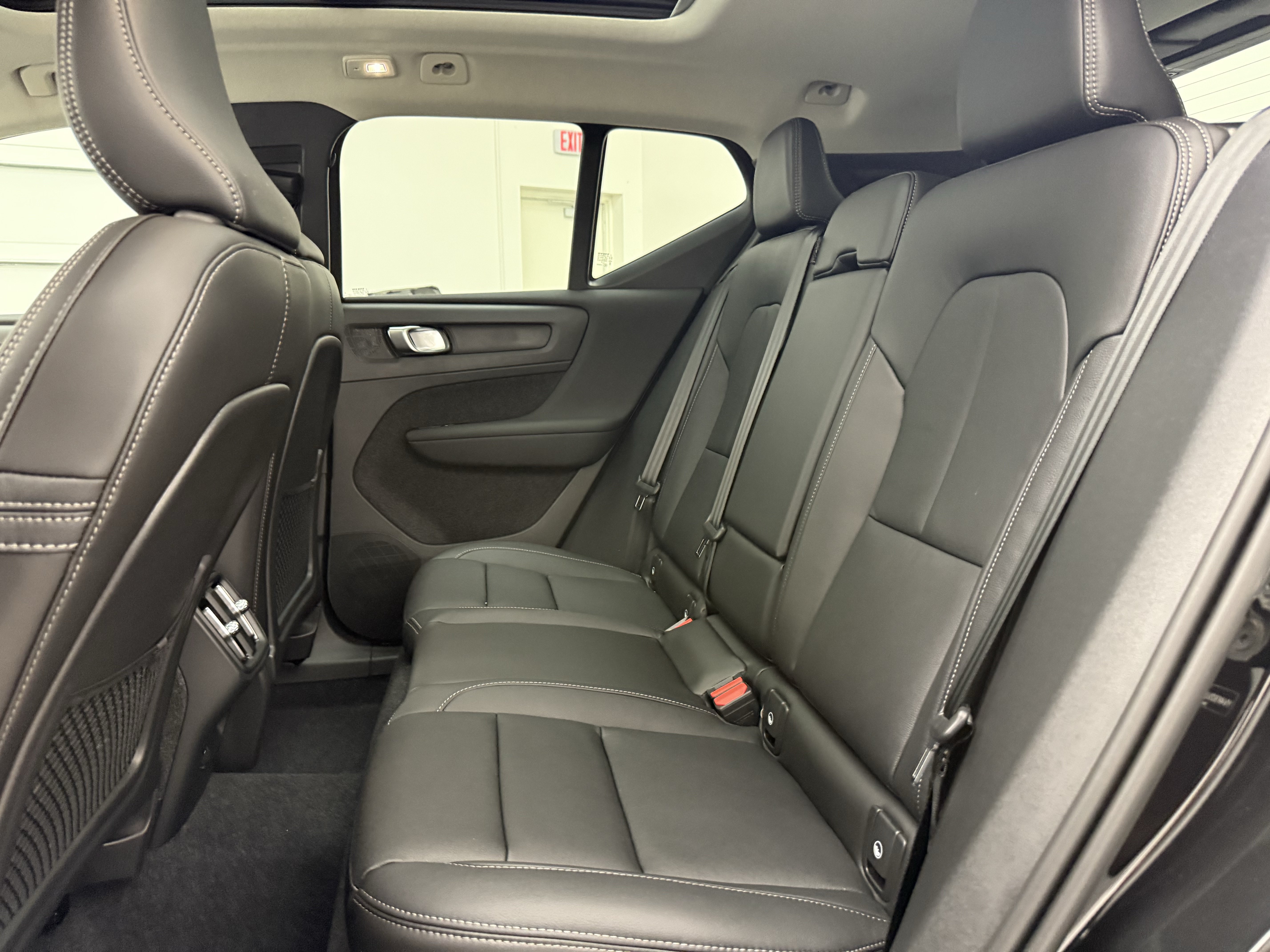 New 2026 Volvo XC40 B4 Core w/ Protection Package Premier FWD image 26