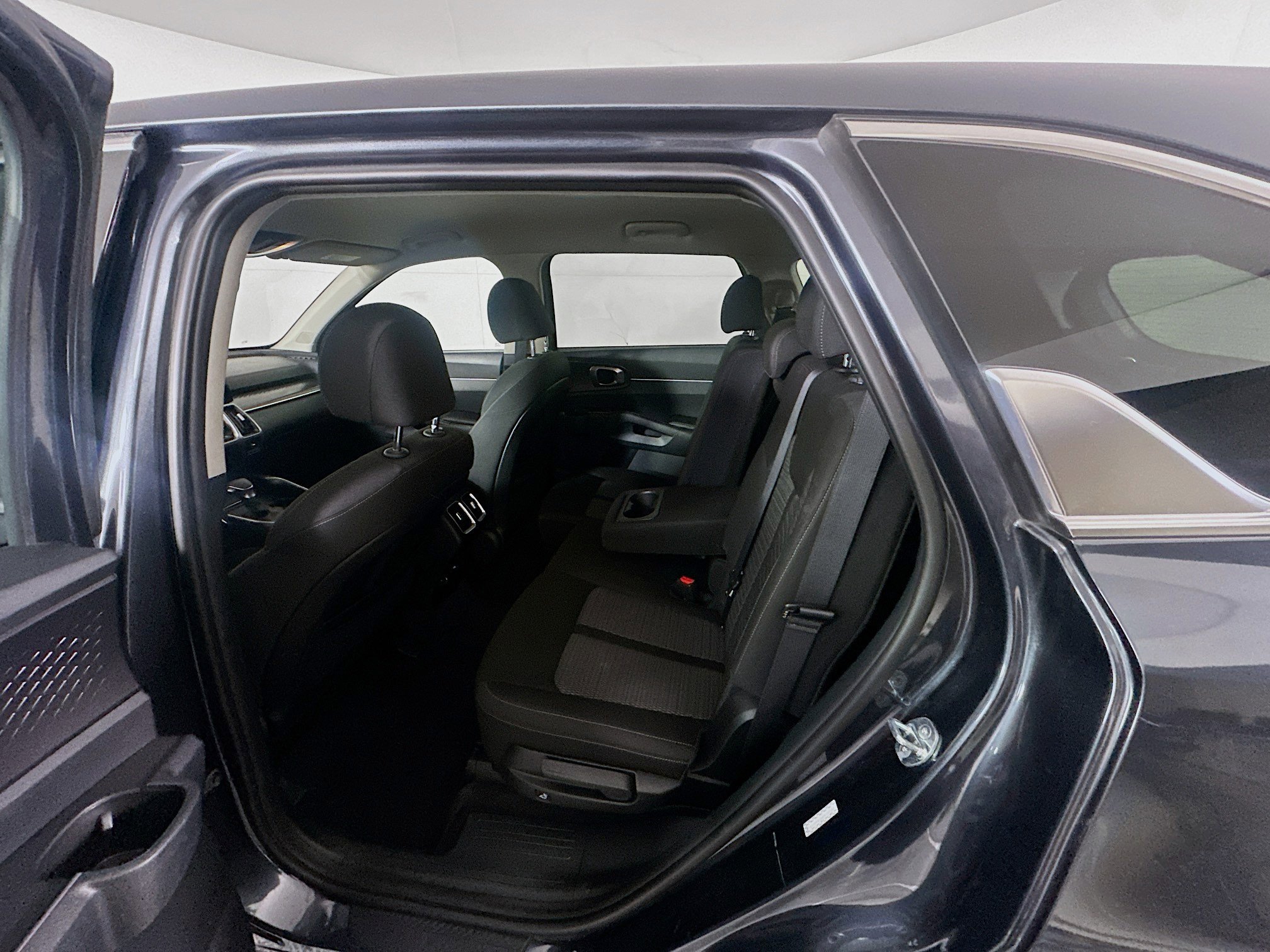 Used 2023 Kia Sorento LX image 26