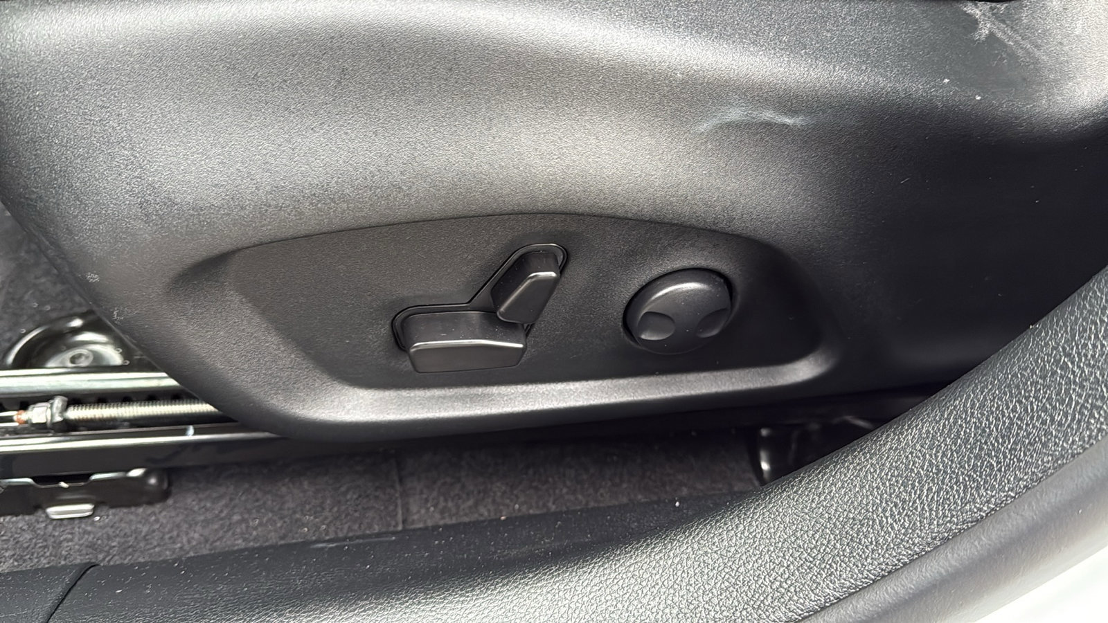 Certified 2024 Jeep Compass Limited w/ Elite Group image 14