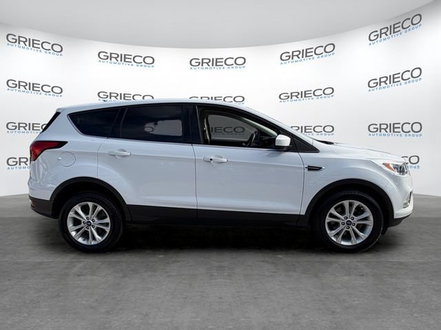 Certified 2019 Ford Escape SE FWD image 8