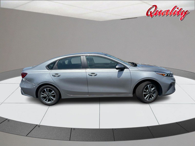 Used 2024 Kia Forte LXS FWD image 2