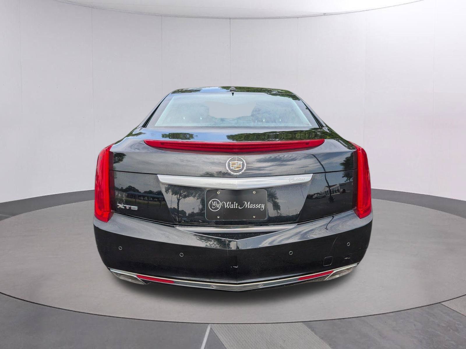 Used 2014 Cadillac XTS Luxury w/ Driver Awareness Package FWD image 4