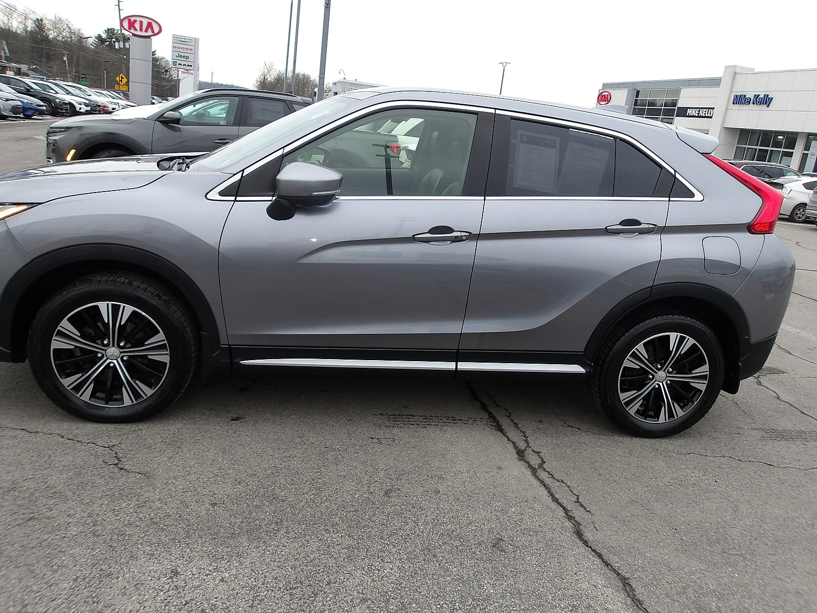 Used 2019 Mitsubishi Eclipse Cross image 4