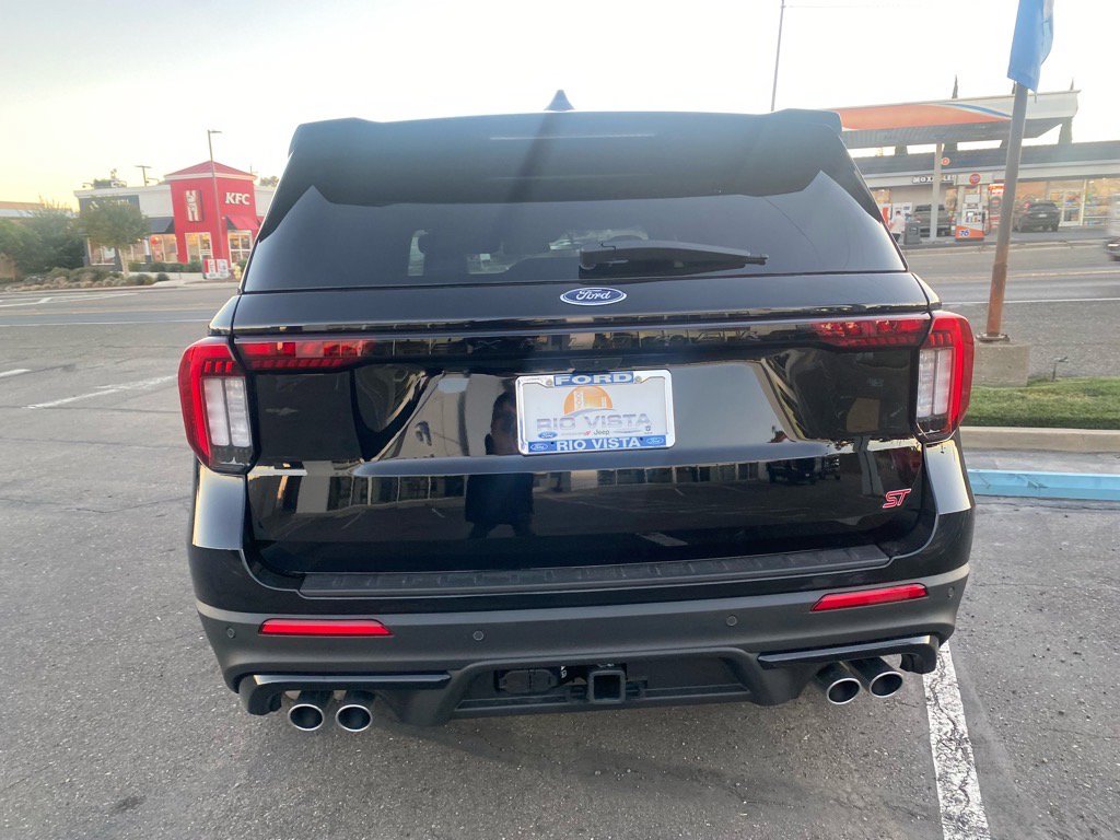 New 2026 Ford Explorer ST w/ Sun And Sound Package image 7