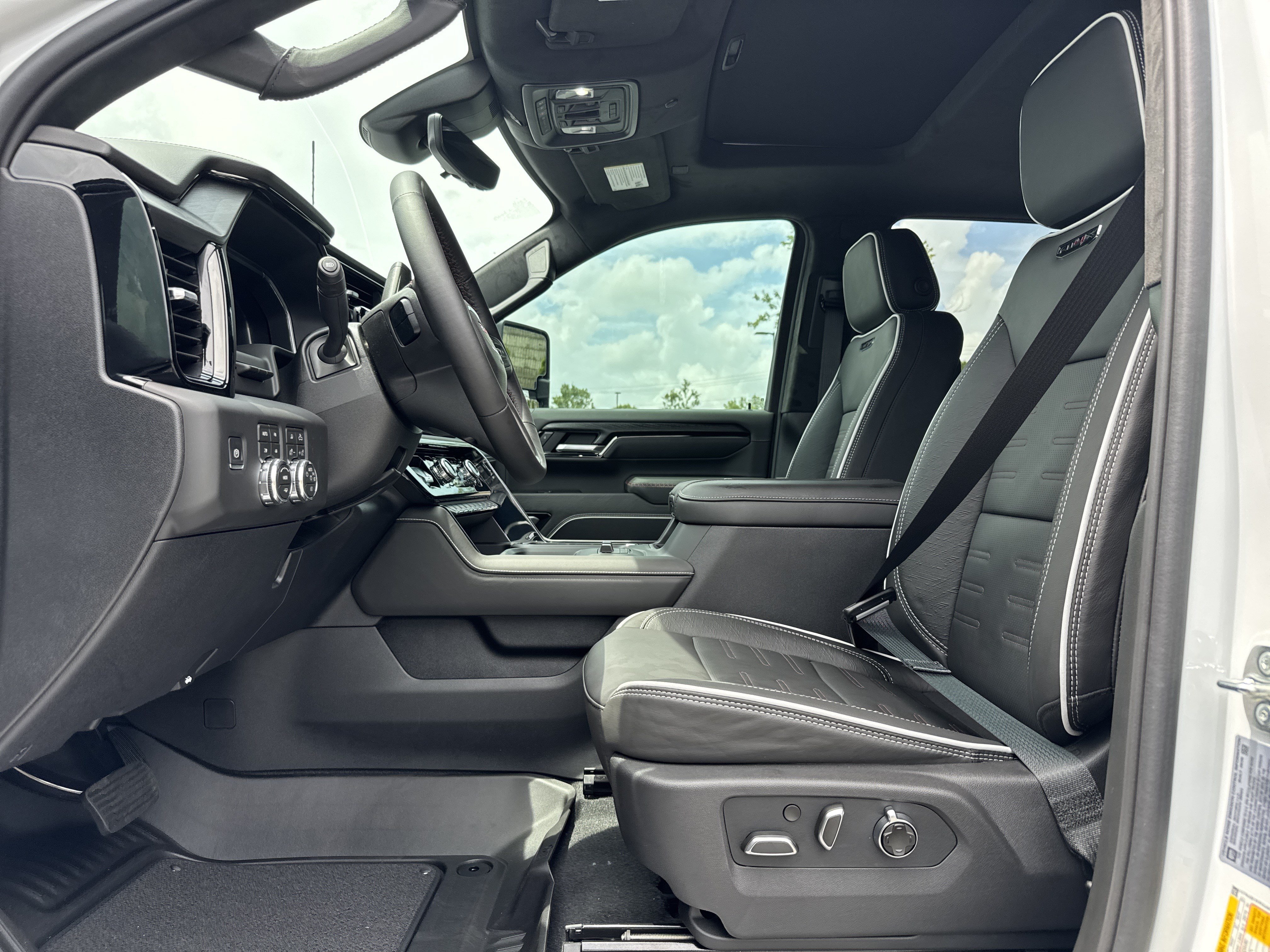 New 2026 GMC Sierra 2500 AT4X AWD/4WD image 16