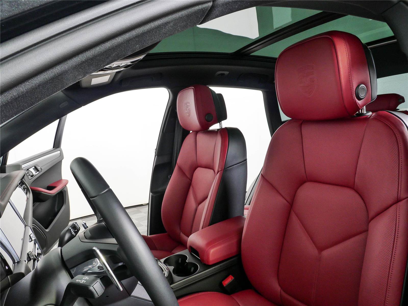 Used 2025 Porsche Macan S AWD/4WD image 5