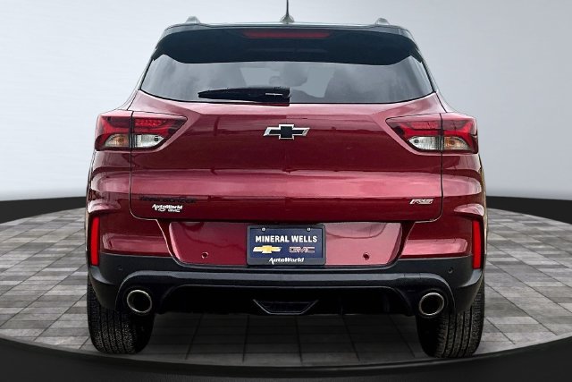 Used 2023 Chevrolet TrailBlazer RS w/ Sun and Liftgate Package FWD image 5