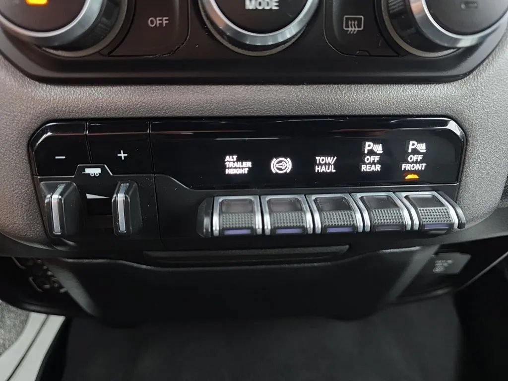 Used 2021 RAM 3500 Big Horn w/ Level 2 Equipment Group AWD/4WD image 31
