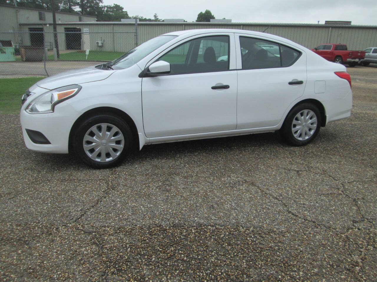 Used 2019 Nissan Versa S FWD image 7