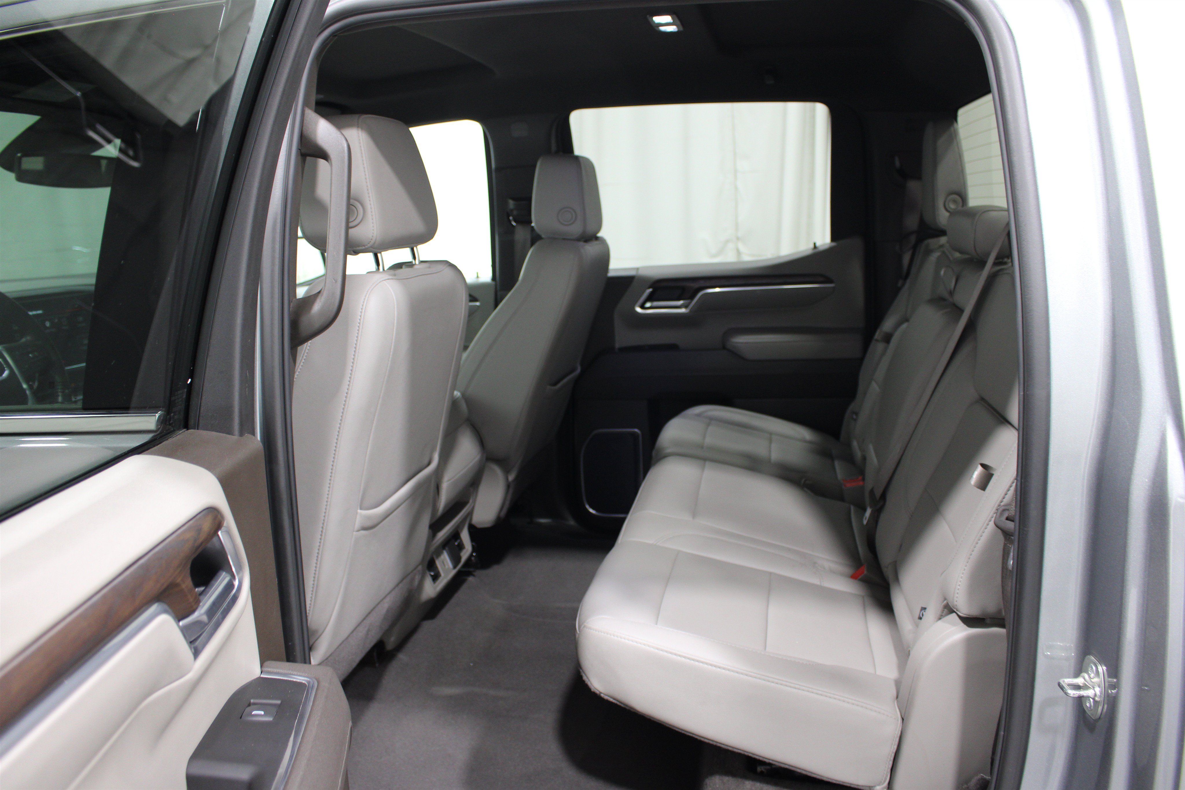 Used 2025 GMC Sierra 1500 SLT RWD image 20