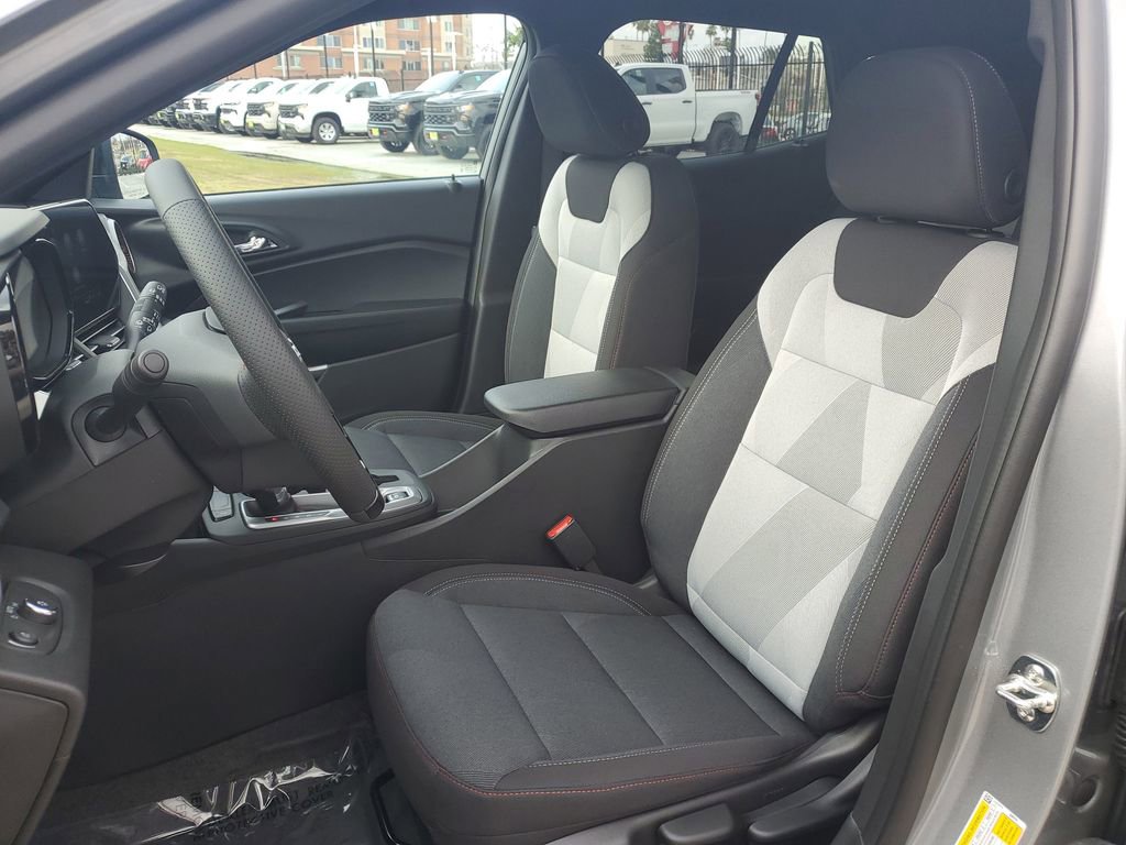 New 2026 Chevrolet Trax RS w/ Sunroof Package image 17