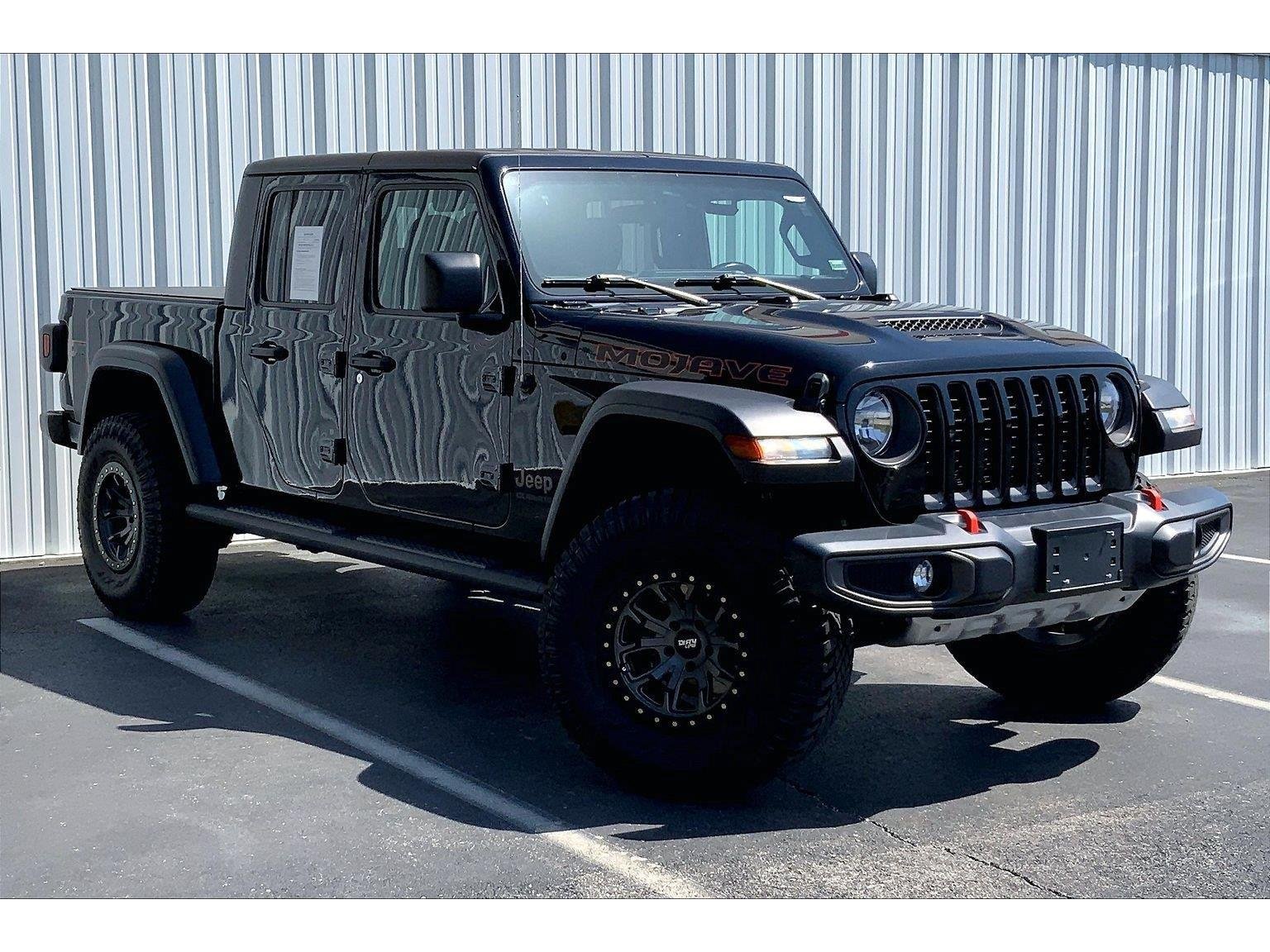 Used 2021 Jeep Gladiator Mojave w/ Cold Weather Group AWD/4WD image 32