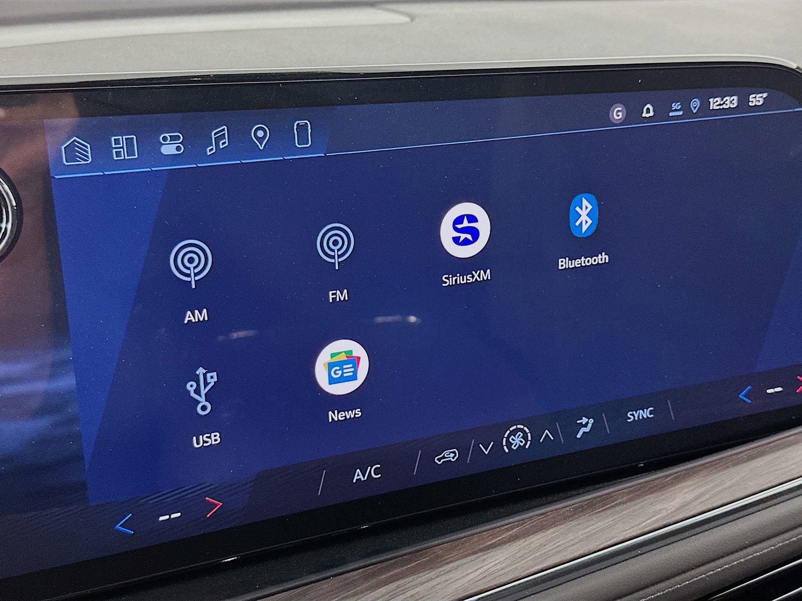 New 2026 Chevrolet Suburban LS image 15