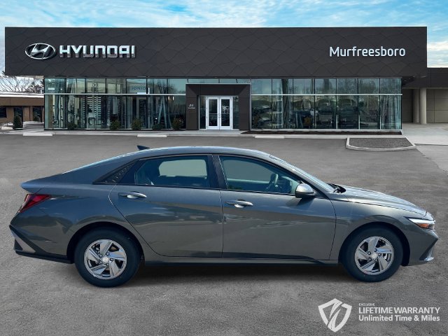 New 2026 Hyundai Elantra SE FWD image 4