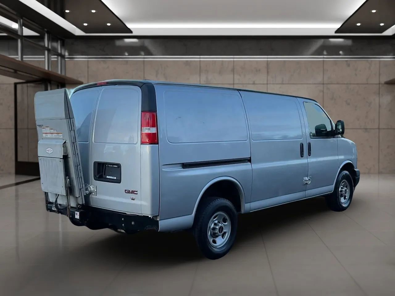 Used 2020 GMC Savana 3500 w/ Driver Convenience Package image 6
