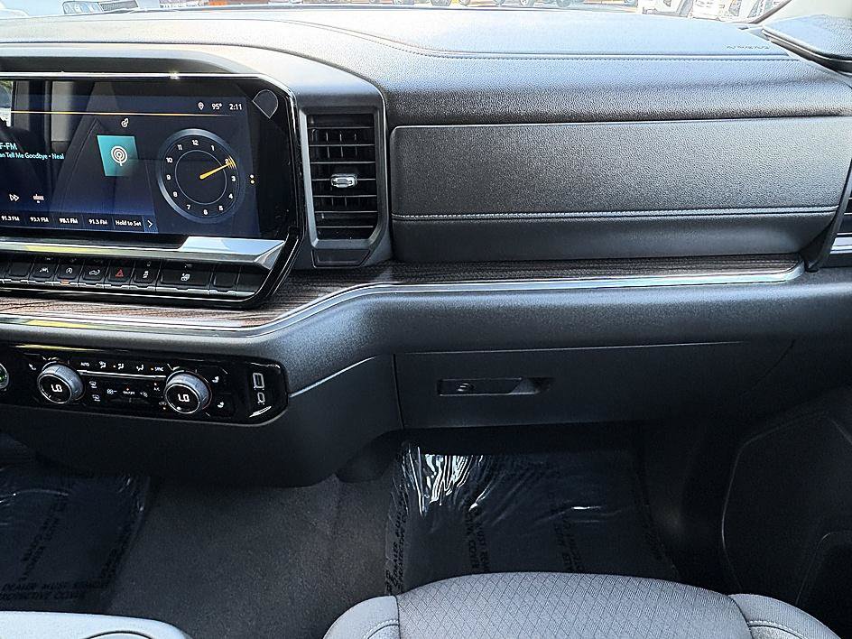 Used 2023 Chevrolet Silverado 1500 LT AWD/4WD image 13