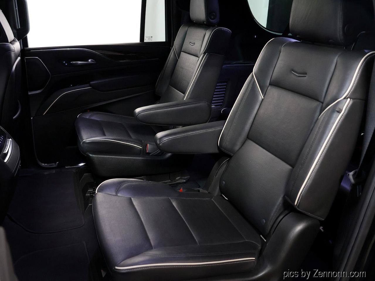 Used 2021 Cadillac Escalade ESV Premium Luxury w/ Driver Assist Tech Package AWD/4WD image 11