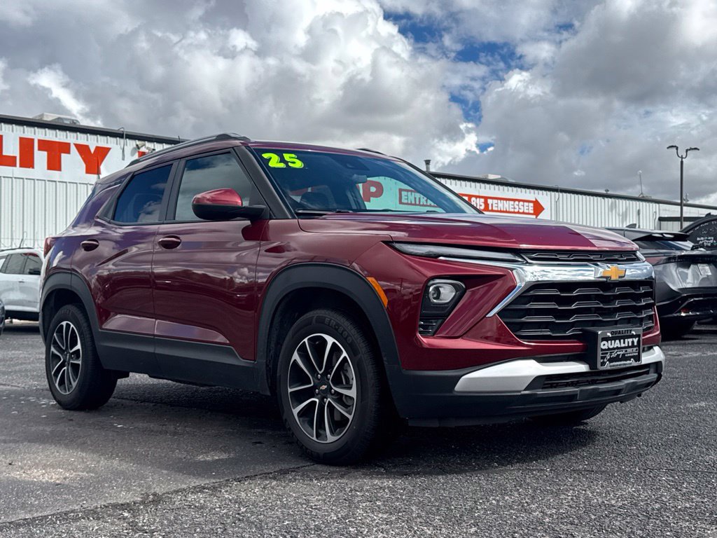 Used 2025 Chevrolet TrailBlazer LT AWD/4WD image 1