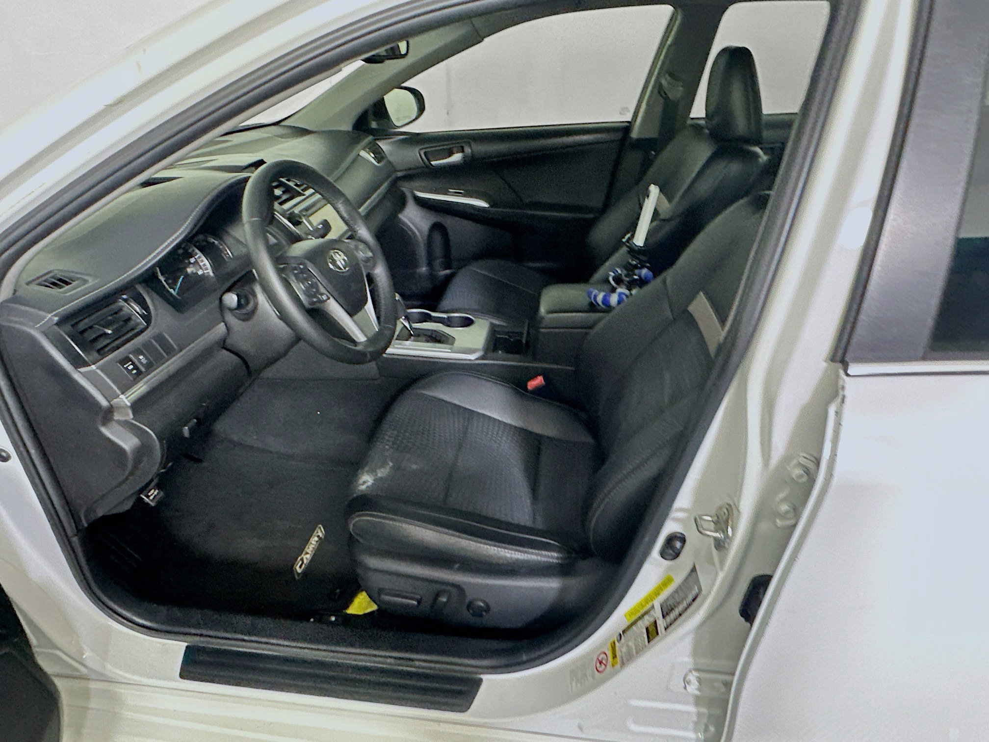 Used 2014 Toyota Camry SE image 13