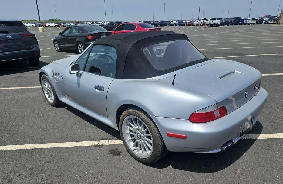 Used 2001 BMW Z3 3.0i RWD image 3