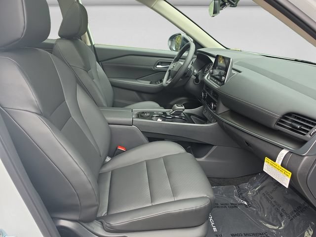 New 2026 Nissan Rogue Dark Armor AWD/4WD image 16