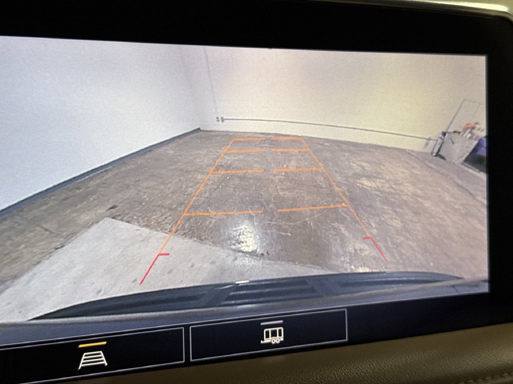 Used 2021 Chevrolet Suburban Premier AWD/4WD image 16