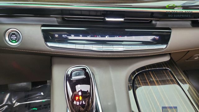 Used 2023 Cadillac Escalade ESV Premium Luxury image 53