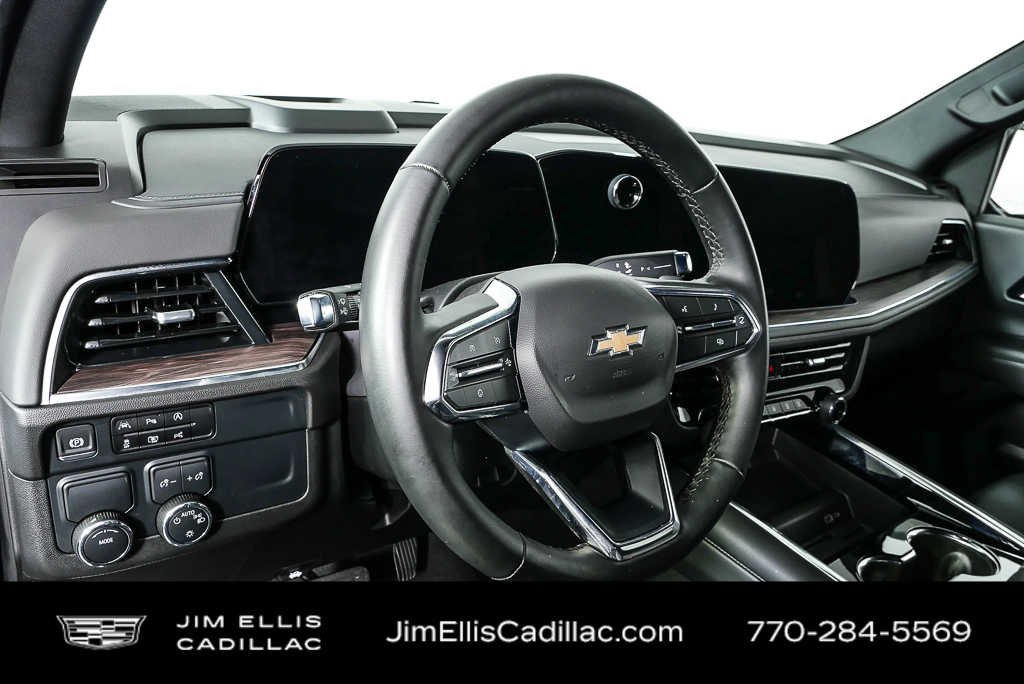 Used 2025 Chevrolet Tahoe LT RWD image 4