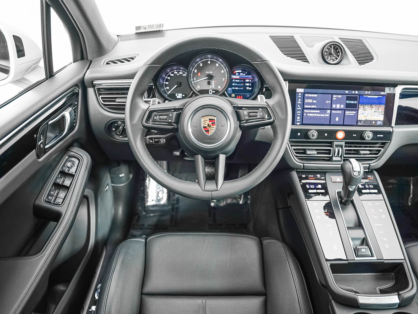 Certified 2026 Porsche Macan S AWD/4WD image 16