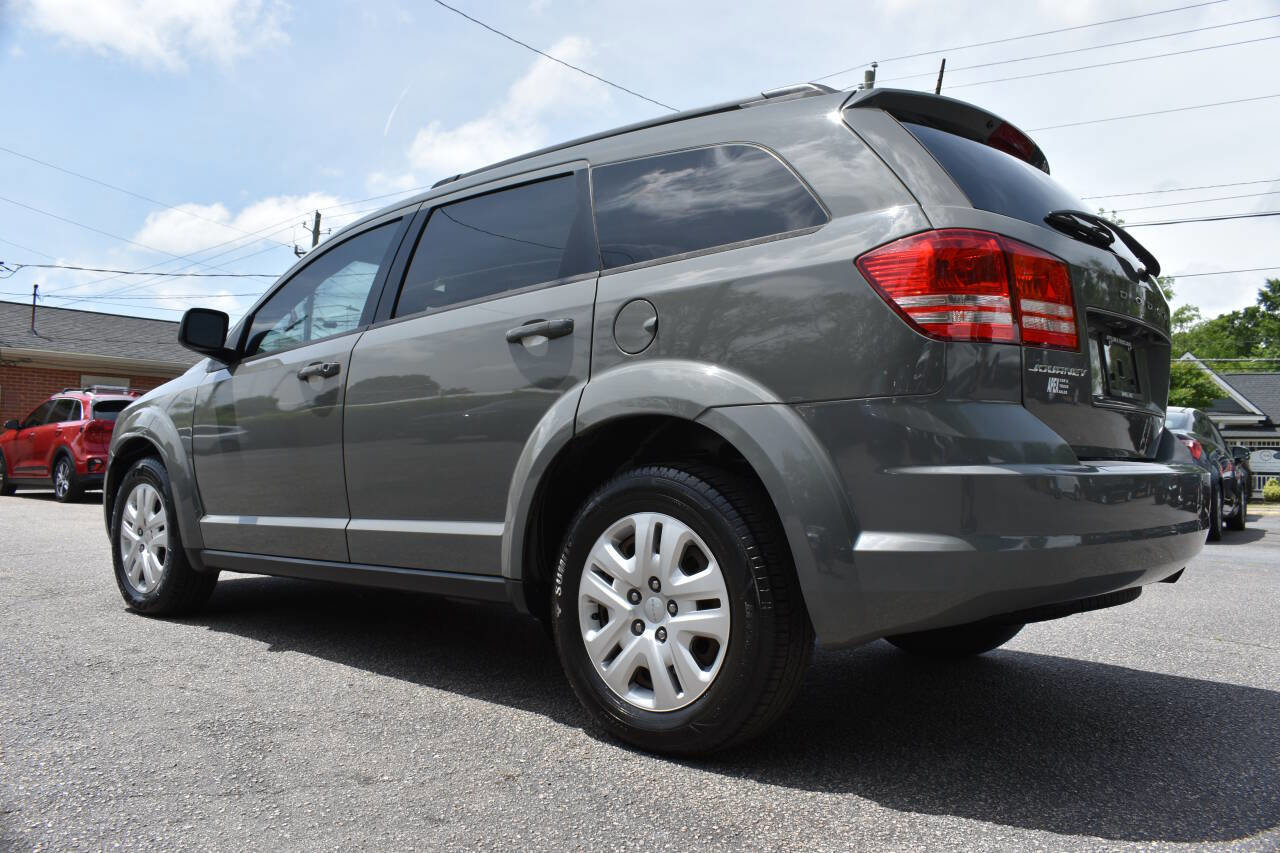 Used 2020 Dodge Journey SE FWD image 31