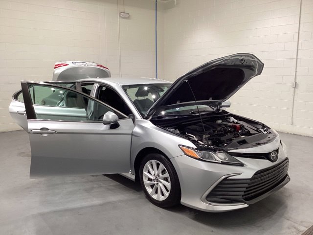 Used 2024 Toyota Camry LE FWD image 9