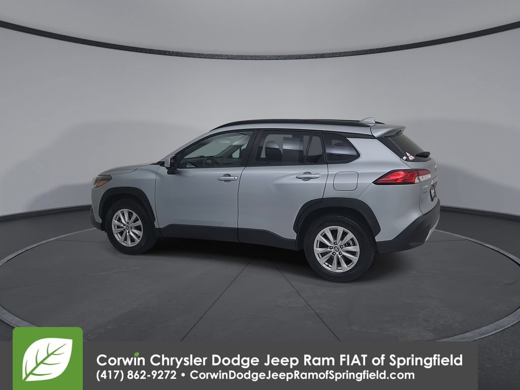 Used 2022 Toyota Corolla Cross LE FWD image 9