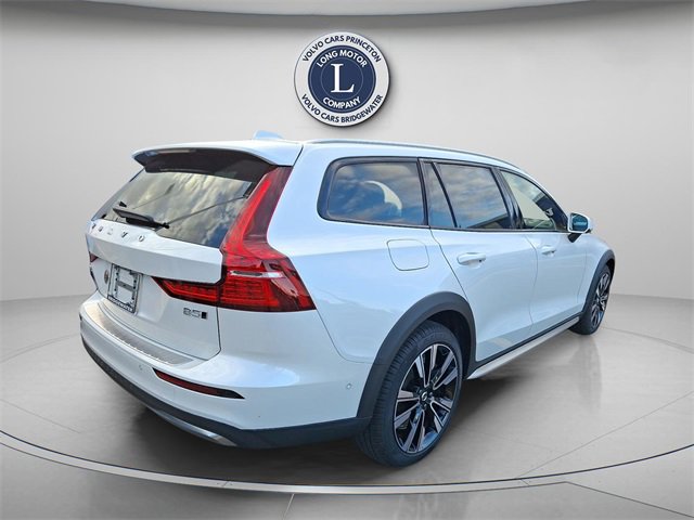 New 2026 Volvo V60 B5 Cross Country Ultra w/ Protection Package Premier image 6