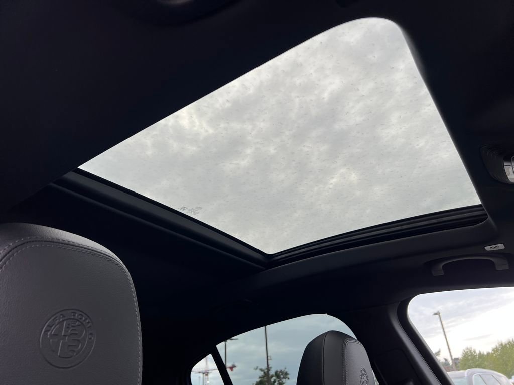 New 2025 Alfa Romeo Stelvio Sprint w/ Convenience Package image 23