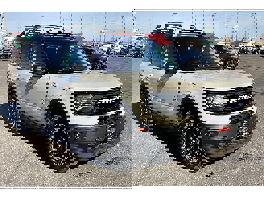 Used 2024 Ford Bronco Sport Outer Banks w/ Tech Package image 2