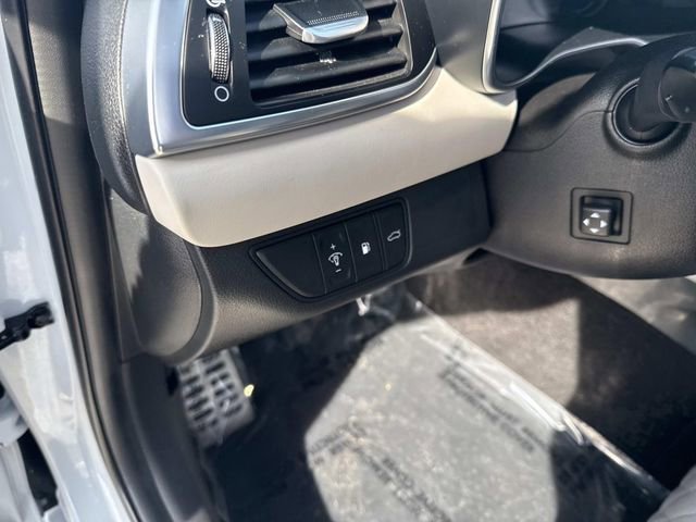 Used 2022 Genesis G70 3.3T image 24